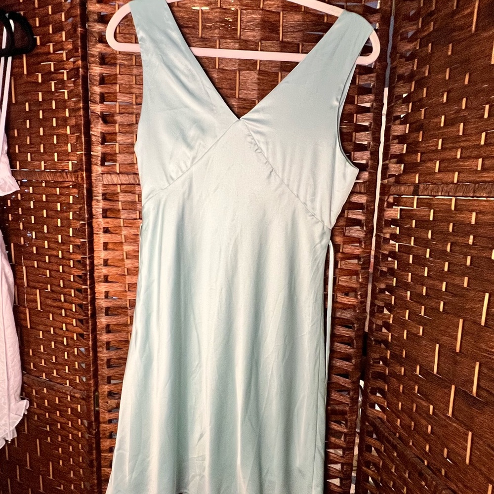 Elegant Light Blue Sleeveless Dress
